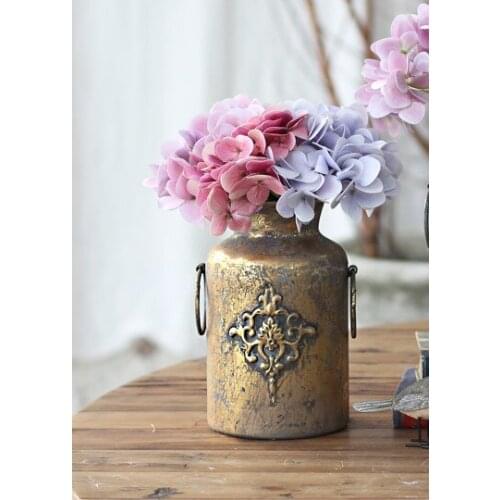 Classical Europe style handcrafted antique gold small metal vase