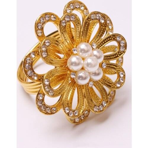 6PCS/Pearl Flower Diamond-studded Napkin Ring Desktop Decoration Used for Family Party Hotel Wedding Western Food Decoration