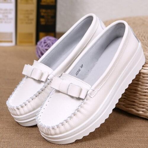Women Doctor Nurse Shoes Genuine Leather Slip on Footwear Noble Bow Tassel Style Walking Driving Lady Platform Vulcanize Shoes