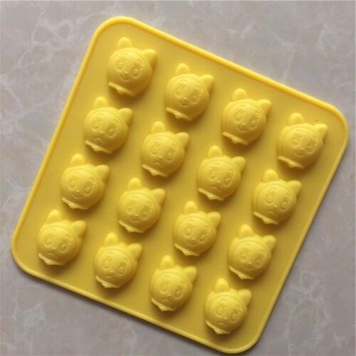 16 Even Female Cat Head Silicone Chocolate Mold XG028