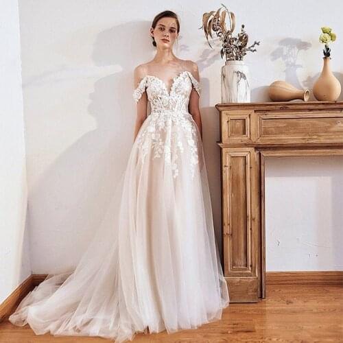Morden A Line Beach Wedding Gowns 2021 Off the Shoulder Appliques Tulle Sweep Train Boho Bohemian Pleats Countryside Customize
