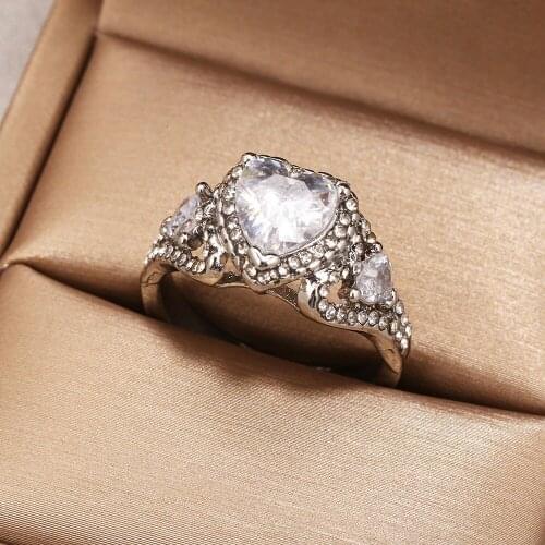 Coconal Rings With Crystals