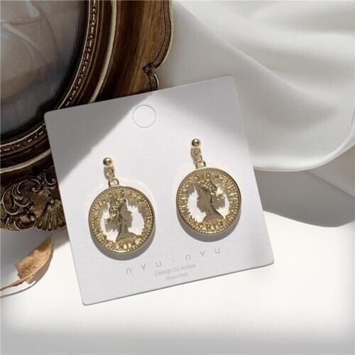 DAVINI Coin Drop Earrings Hollow Golden Queen Elizabeth Head Portrait Dangle Earring For Women Female Fashion Jewelry MG96