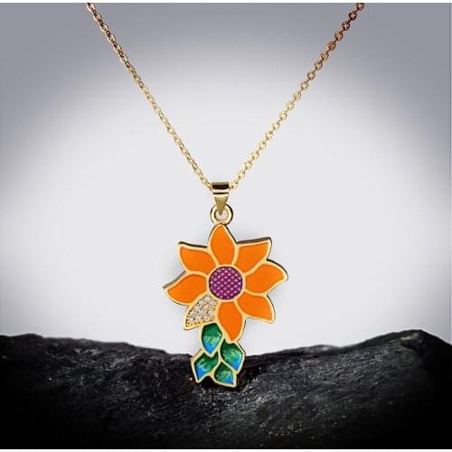 Elegant Bohemia Handmade Enamel Sunflower Pendant Necklace for Women Ladies Luxury Yellow Gold Color Sweater Necklace Chain