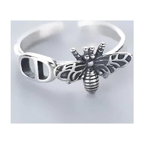 Miuoxion Wholesale Retro Cute Bee Ring Fashion Simple Personality Jewelry For Women Feature Namour Charm Gift All Seasons