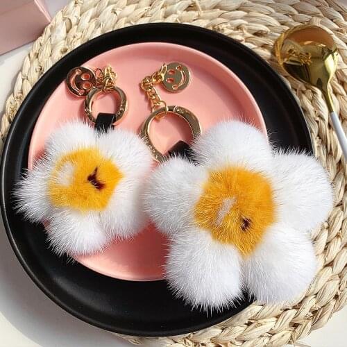 Womens Car Key Pendant Real Mink Fur Sun Flower Toy Keychain Cute Bag Charm Jewelry Soft Plush Plush Cute Bear Claw Keyring