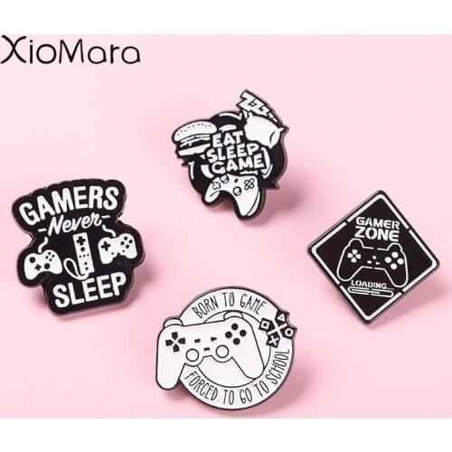 Black And White Game Accessories Lapel Pins Handheld Console Badge Collar Decoration Cartoon Jewelry Gift For Mobile Game Lovers