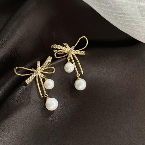 2021 New Fashion Bow Lady Pendant Earrings Korean Pearl Gold Plated Earrings Elegant Lady Jewelry Anniversary Gift Jewelry