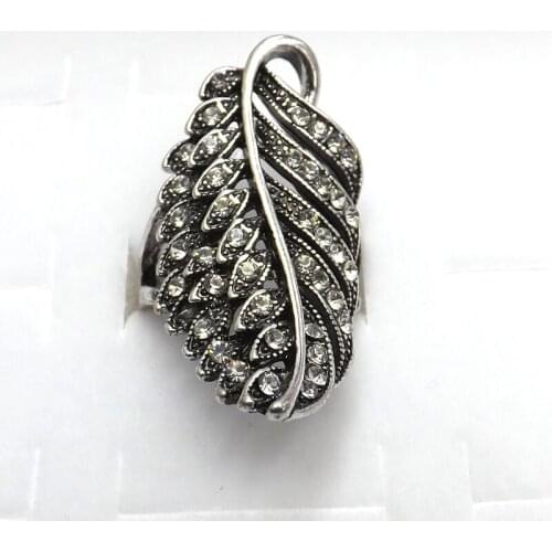 50pcs/lot Elegant Leaf Shape Silver Color Rhinestone Paved Rings Mixed Size For Retail
