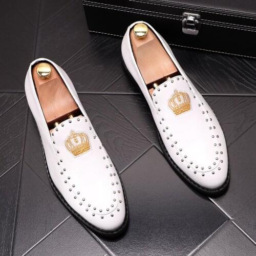 New arrival crown mens Formal leather shoes mens Business leather shoes black white rivet Oxfords Dress Shoes slip on loafers