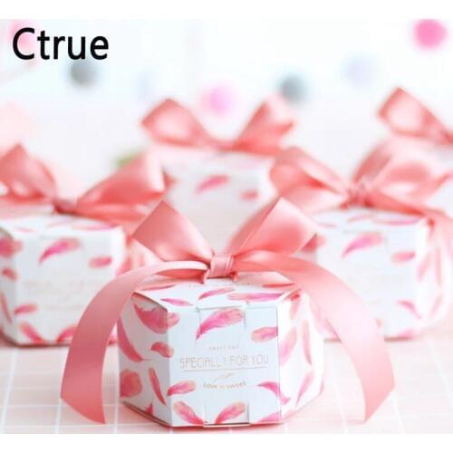 50pcs 4X4.5X8CM Pink feather Candy Box with ribbon chocolate gift boxes wedding favors and gifts for guests