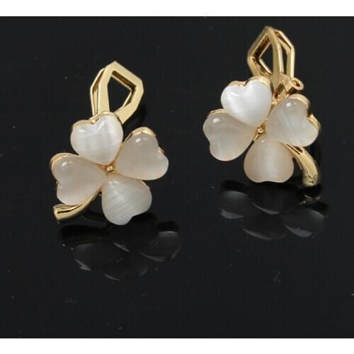 Korean New temperament Clover Flower Clip on Earrings Heart Cat eye Stone Without Piercing ear clip for Girl Jewelry Wholesale