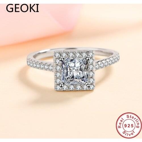 Geoki 925 sterling silver Passed Diamond Test Princess Cut 1 ct Square D Color VVS1 Moissanite Party Ring Luxury Wedding Jewelry