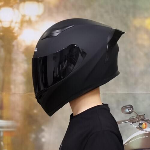 Gikka 316 is a new high-quality brand with motorcycle helmets and motorcycle mens helmets all over the face, and the helmet is