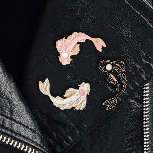 New 1Pcs Koi Brooch Cute Goldfish Carp Enamel Pin Denim Lapel Fish Badge Family Kid Blessing Gifts Friends Personality Jewelry