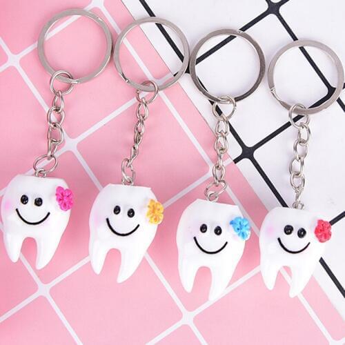 2pcs/set Dental Simulation Tooth Pendant Keychain Lovely Cartoon Dental Decorative Accessories Promotional Gifts