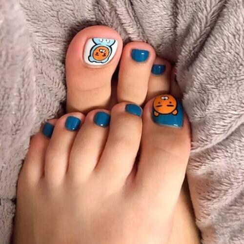 24pcs/set Short Style Blue White Cartoon Printing Natural Detachable Wearable Girl Summer Holiday Cute Foot Fake Nail TN