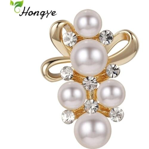 Hongye Gold Color Retro Freshwater Pearl Crystal Irregular Brooch For Women Girls Wedding Party Delicate Fashion 2021