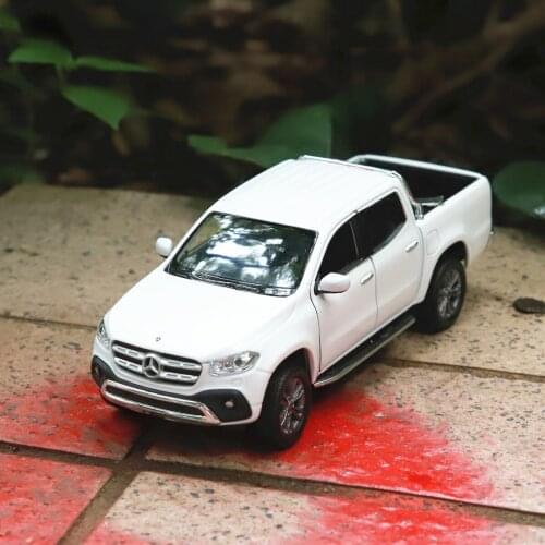 WELLY 1:27 Mercedes-Benz X-Class Alloy Luxury Vehicle Diecast Pull Back Cars Model Toy Collection