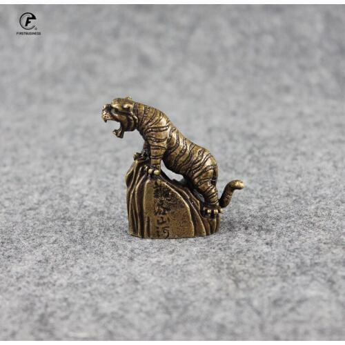 Vintage Metal Brass Solid Copper Tiger Zodiac Siberian Tiger Statue Pocket Sculpture Home Office School Desk Decorative Ornament