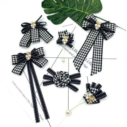 High-end Houndstooth Plaid Collar Flower Retro Bowtie Womens Skirt Shirt Accessories Brooch British Style Brooch Tie