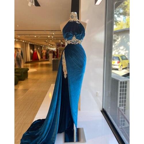 Elegant Blue Velvet Prom Dresses High Neck Side Split With Train Crystals Beaded Women Long Evening Gowns 2021