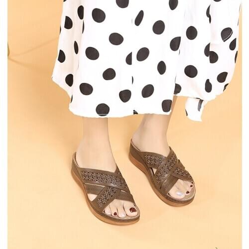 Summer retro embroidered womens sandals non-slip wedges soft leather lightweight and comfortable womens slippers plus size 43