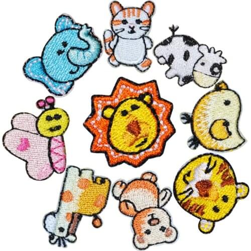 Animal Embroidery Patch Leopard Tiger Bear Wolf Bee Rabbit Tactical Military Patches Appliques Emblem Embroidered Badges