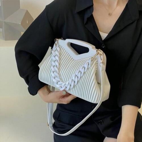 Design Shell Shoulder Crossbody Bags Luxury Pu Leather Small Clutch Purse 2022 Fashion Acrylic Chains Wooden Clip Women Handbags