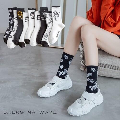 New Personality Autumn and Winter Classic Black and White New Womens Socks Street Style Fashion Trend Cotton Socks Hot Socks