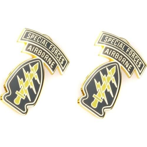PAIR OF US ARMY SPECIAL FORCES AIRBORNE METAL SHOULDER PIN BADGE COCKADE