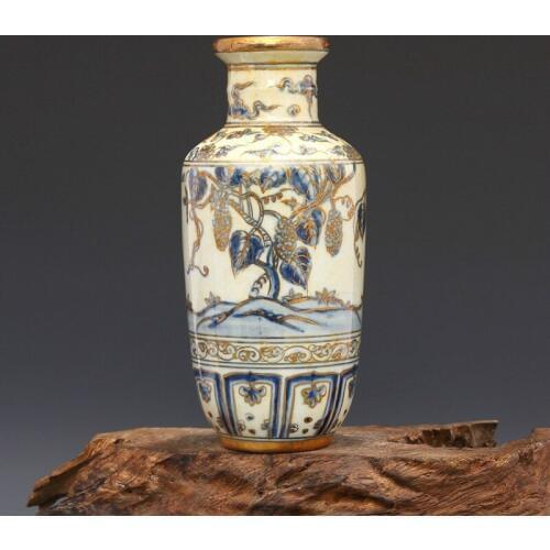Antique Classic Blue and White With Gold Grape Pattern Small Ceramic Decoration Vase