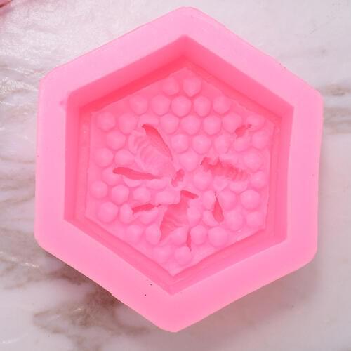 1pc New Safe 3D Bee Honeycomb Silicone Chocolate Cake Making Soft Mold Candle Handmade Soap Mould Random Color