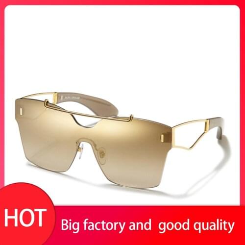 18k Gold Oversized Square Women Sunglasses Sporty Top Bar Detail Luxe Design Metal Combination Of Geometric Shape Solid Acetate