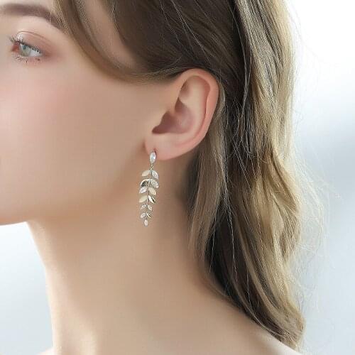 925Silver Needle Elegant Fashion Leaf Earrings Blade Shape Stereo Inlaid Smart Shine Brilliant Synthetic Zirconia Gift Wholesale