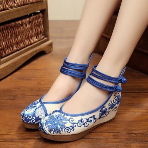 Charming 2020 Pointed Toe Old Beijing Flat Shoes Chinese Traditional Style Soft Rose Embroidery Casual Dance Shoes Zapatos Mujer
