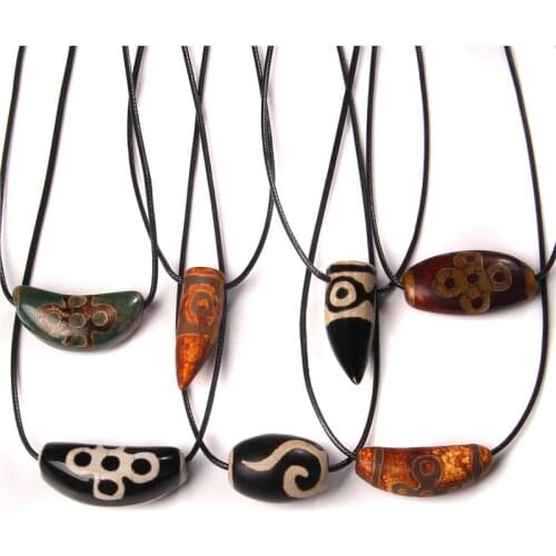Gree Moon Shape Dzi Agat Necklace Women Elegant Vintage Bronze Tibetan Agat Beads Collar Men Black Leather Choker Birthday Gift