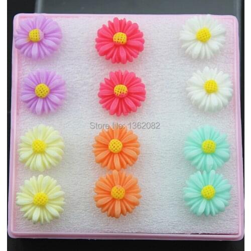 Random Colors !! Wholesale 6 pairs Girl Women 9.5mm/13mm Lovely Neon Colors Daisy Sun Flower Stud Earrings Gift ME149