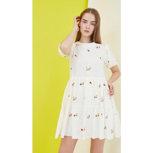Trendyol Embroideried Dress TWOSS21EL0938