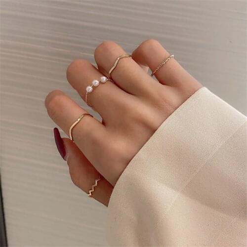 5 Pcs/Set Simple Fashion Wave Pattern Ring Set for Women Trend Personality Pearl Metal Multilayer Ring Korean Style Jewelry Gift