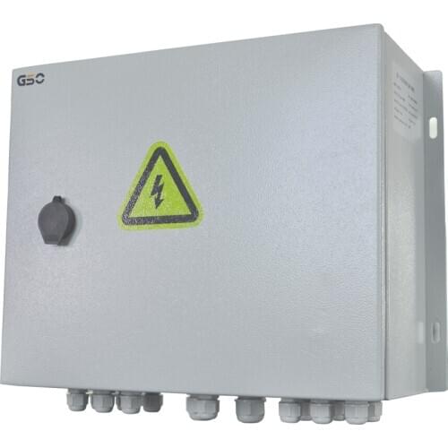 Photovoltaic array combiner box for solar power system 4strings input and 1output