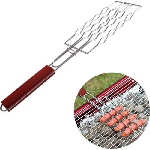 Hot Sale Iron Wire Barbecue Grilling Basket BBQ Net Wooden Handle Meat Fish Clip Holder