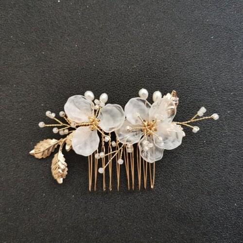 SLBRIDAL Handmade Alloy Leaf Crystal Freshwater Pearls Bridal Hair Comb Wedding Bridesmaids Women Prom Hair Jewelry Accessories