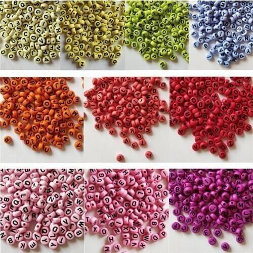 200pcs/620pcs Colorful Letter Beads Acrylic Flat Round Alphabet Loose Beads for Jewelry Making DIY Charm Bracelet Accessories