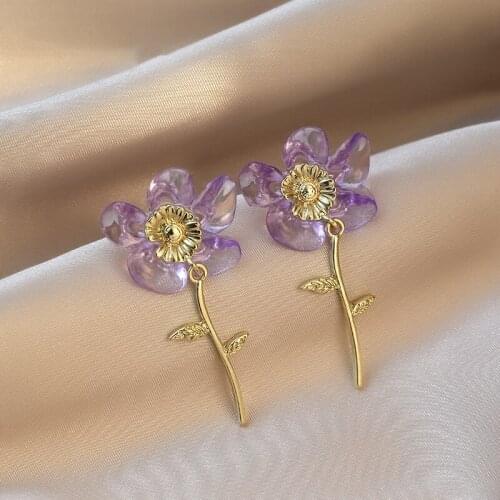 Fresh flower earstud 2021 new trend small crowd design sense earpiece summer style simple earring woman