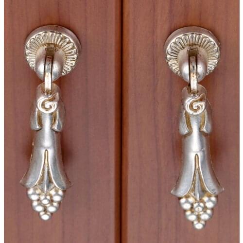 2Pcs Vintage Cabinet Knobs and Handles Cupboard Door Cabinet Drawer Antique Brass Shell Wardrobe Pull Handles Furniture Hardware