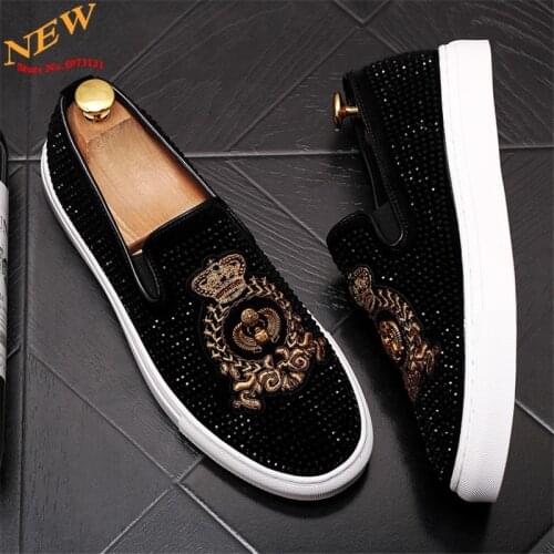 Embroidery punk Men Casual Shoes Flat Loafers Slip-on Lazy Prom Shoes Moccasins Chaussure Homme