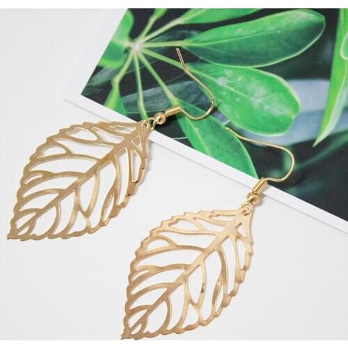 New Pendientes Mujer Hot Fashion Wholesale Jewelry Hollow Metal Leaves Dangling Long Statement Drop Earrings For Women Bijoux
