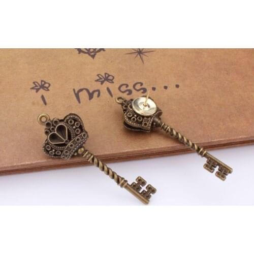 1pcs Metal Retro Push Pin Crown Key Thumbtacks Decorated Color Cork Photo Thumb Tack Pin Wall Pushpin Office Binding Supplies