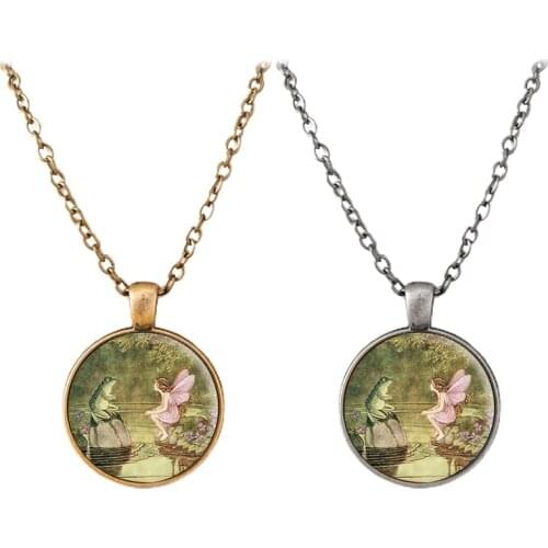 2021 New Arrival Frog Necklace Handmade Classic Fairy Tales Jewelry Glass Dome Steampunk The Frog King Necklace For Kids